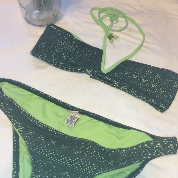 💚👙 Bikini Set - Picture 2 of 4